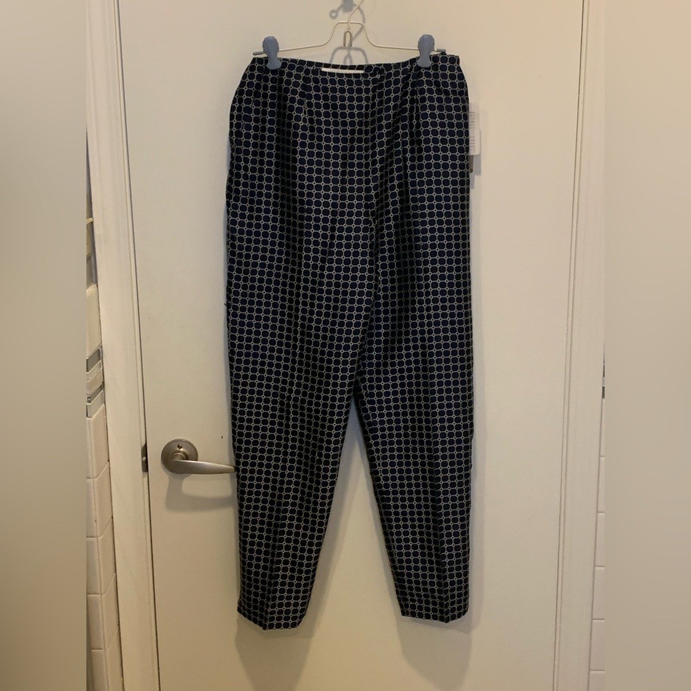 NWT Navy blue with white Jones New York silk pants